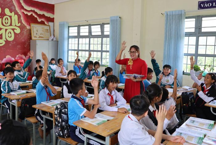 Yêu nghề, mến trẻ, cô giáo Trương Thu Hồng góp phần giúp học sinh thích đến trường hơn