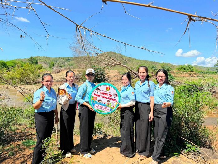 Nâng cao trách nhiệm của gia đình trong quản lý, giám sát trẻ em, nhất là trong thời gian nghỉ hè, ngoài giờ học và mùa mưa lũ