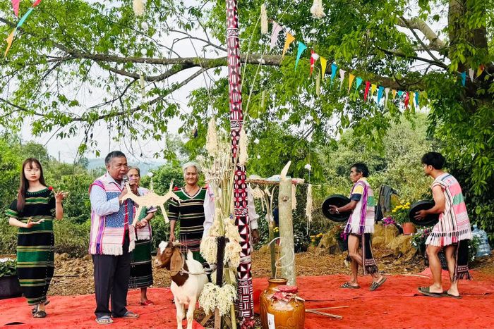Đồng bào Mạ xã Quảng Khê duy trì Lễ Cúng bến nước