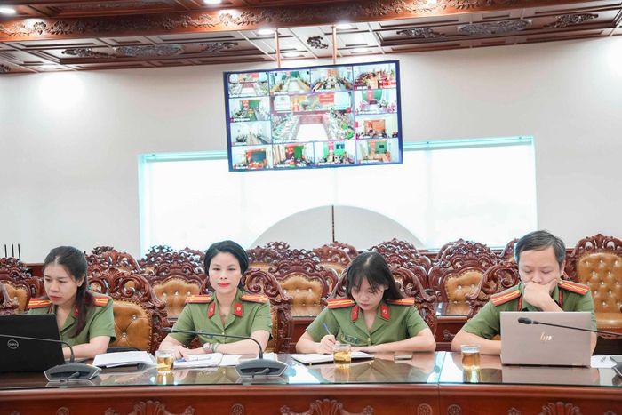 Các đại biểu thuộc Đoàn kiểm tra của Bộ Công an