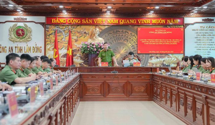 Đại tá Nguyễn Tường Vũ, Phó Giám đốc Công an tỉnh Lâm Đồng phát biểu tại buổi làm việc
