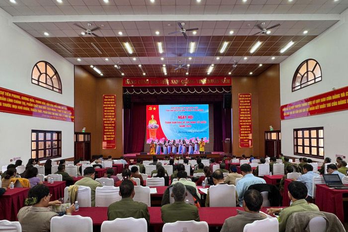 Quang cảnh ngày hội