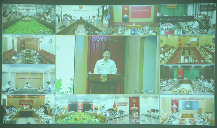 Đồng chí Nguyễn Thanh Ngọc, Thứ trưởng Bộ Tư pháp, Phó Chủ tịch Hội đồng phối hợp phổ biến, giáo dục pháp luật Trung ương phát biểu tại cuộc họp