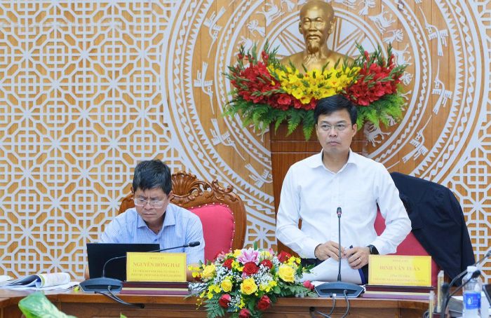 Phó Chủ tịch UBND tỉnh Đinh Văn Tuấn phát biểu tại buổi làm việc