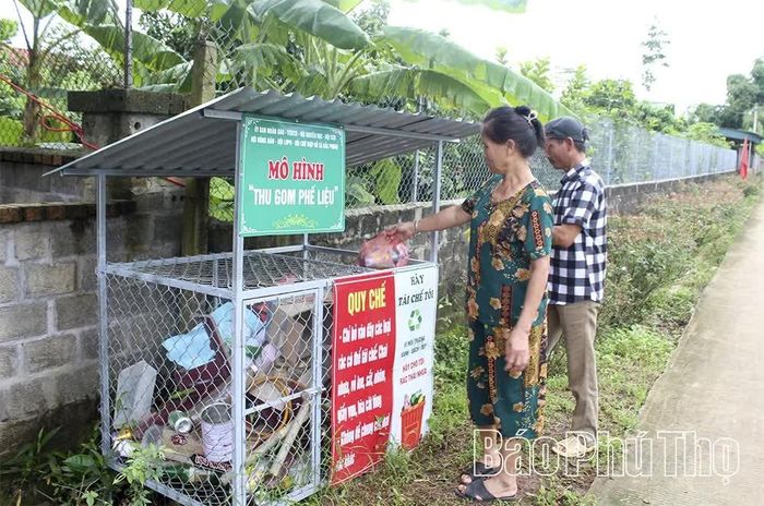 Người dân thôn Thống Nhất, xã Thung Nai duy trì thói quen phân loại rác ngay tại nguồn.