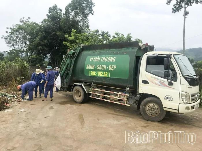 Theo thống kê, hiện nay tỷ lệ thu gom rác thải khu vực đô thị đạt gần 97,8%, khu vực nông thôn đạt trên 81%.