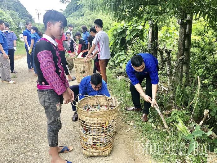 Phong trào thu gom, xử lý rác thải, vệ sinh môi trường đang trở thành một phong trào ngày càng sâu rộng trong đời sống người dân toàn tỉnh.