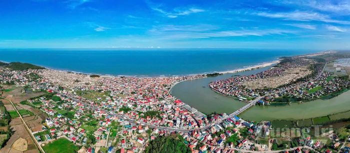 Diện mạo nông thôn mới ở Đông Trạch - Ảnh: NSNA Đức Thành