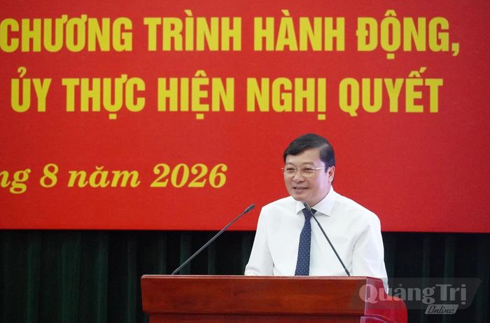 Đồng chí Lê Hồng Vinh, Chủ tịch UBND tỉnh quán triệt những nội dung cốt lõi của dự thảo các kế hoạch, chương trình hành động của Ban Thường vụ Tỉnh ủy thực hiện Nghị quyết Trung ương 3 - Ảnh: X.P