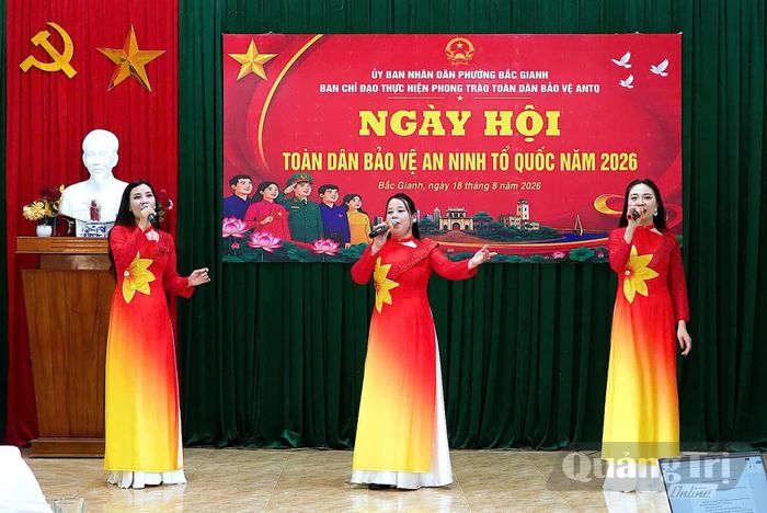 Tiết mục văn nghệ tại chương trình - Ảnh: N.M