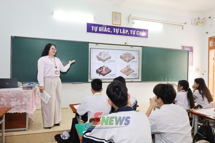 Trường THPT Chuyên Sơn La, phường Chiềng Sinh được công nhận là Đơn vị học tập mức độ 2.