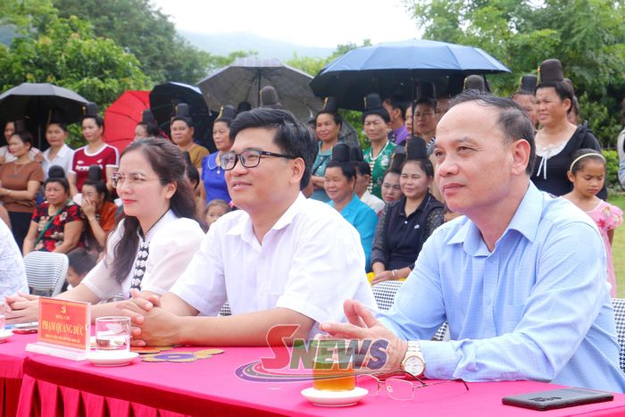 Các đại biểu tham dự game show