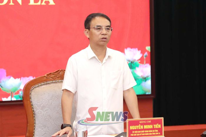 Đồng chí Nguyễn Minh Tiến, Phó Chủ tịch UBND tỉnh, phát biểu kết luận tại cuộc làm việc.