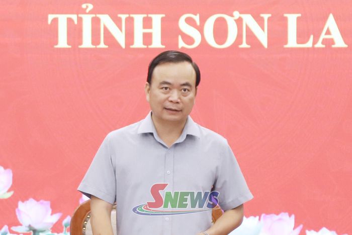 Đồng chí Hà Trung Chiến phát biểu kết luận cuộc họp.
