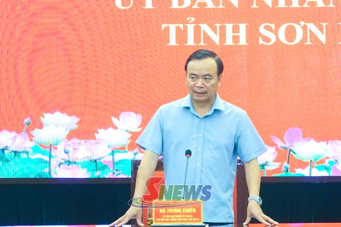 Đồng chí Hà Trung Chiến phát biểu kết luận cuộc họp.