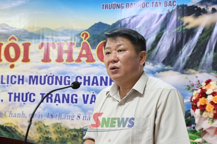 Đồng chí Lò Minh Hùng, Phó Bí thư Thường trực Tỉnh ủy, Chủ tịch HĐND tỉnh, phát biểu tại Hội thảo.