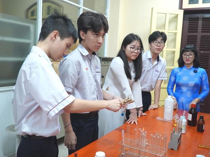  Dạy học môn sinh học cấp THPT
