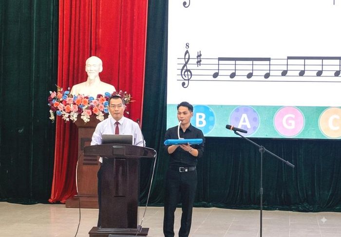 Việc sử dụng sáo Recorder và kèn phím giúp đa dạng hóa hình thức tổ chức dạy học âm nhạc