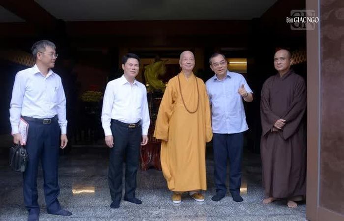 Thiếu tướng Lê Quang Đạo chia sẻ những câu chuyện thân tình với Đức Pháp chủ GHPGVN