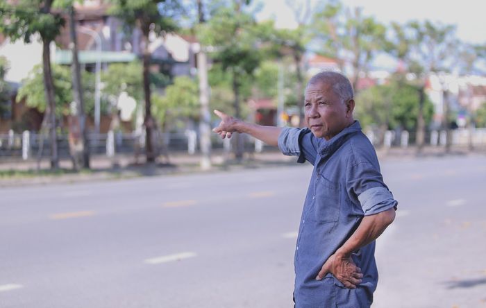 Ông Nguyễn Đắc Hoà (60 tuổi, trú ở khối Hưng Bình 5, phường Thành Vinh) chia sẻ: Tôi có đọc được trên mạng và hoàn toàn ủng hộ giải pháp chỉnh trang lại đường Nguyễn Sỹ Sách.