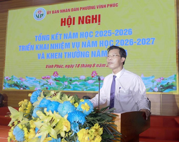 Chủ tịch UBND phường Vĩnh Phúc Nguyễn Hoài Nam phát biểu tại hội nghị.
