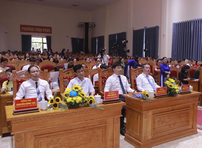 Các đại biểu dự hội nghị.