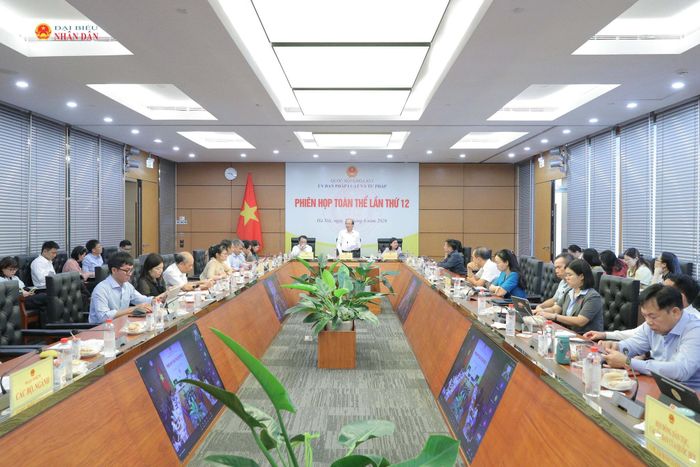 Toàn cảnh phiên họp