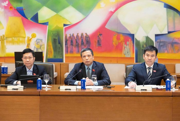 Các thành viên Ủy ban Quốc phòng, An ninh và Đối ngoại tại cuộc tiếp