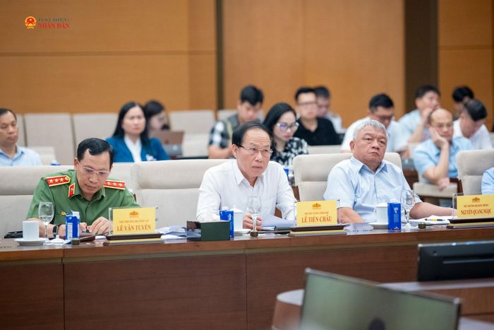 Các đại biểu tham dự phiên họp
