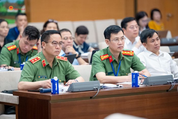 Các đại biểu tham dự phiên họp