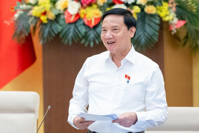Phó Chủ tịch Quốc hội Nguyễn Khắc Định điều hành nội dung phiên họp