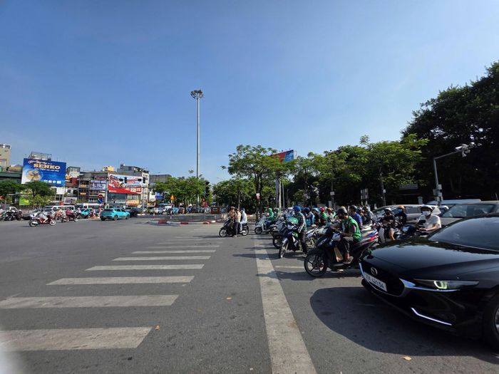Giữa hàng trăm phương tiện chấp hành, chỉ một trường hợp vi phạm làm xấu đi hình ảnh của giao thông