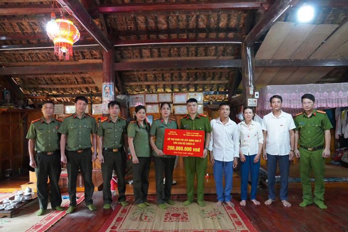 Công an tỉnh Phú Thọ hỗ trợ kinh phí xây dựng nhà cán bộ, chiến sĩ.