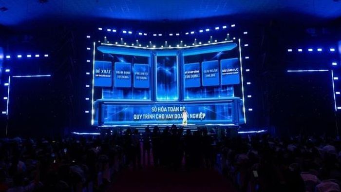 Đại diện MB giới thiệu cách BIZ MBBank ứng dụng AI để tối ưu hành trình vay vốn doanh nghiệp. (Nguồn: MB)