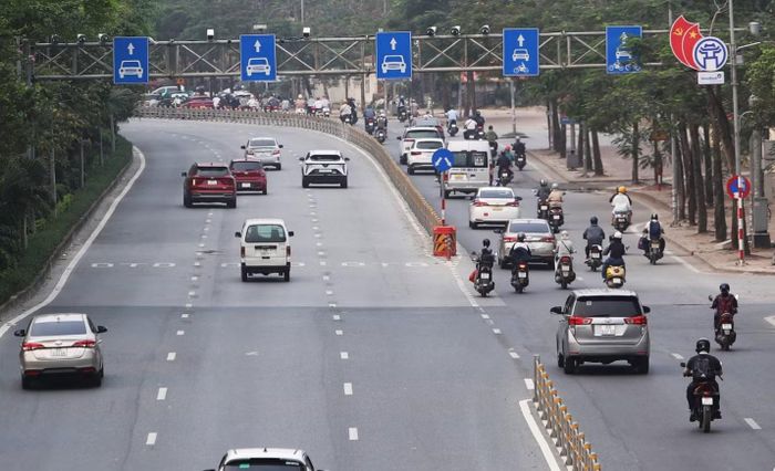 Camera AI giao thông Gsafe của GTEL trên đường Võ Chí Công, Hà Nội.
