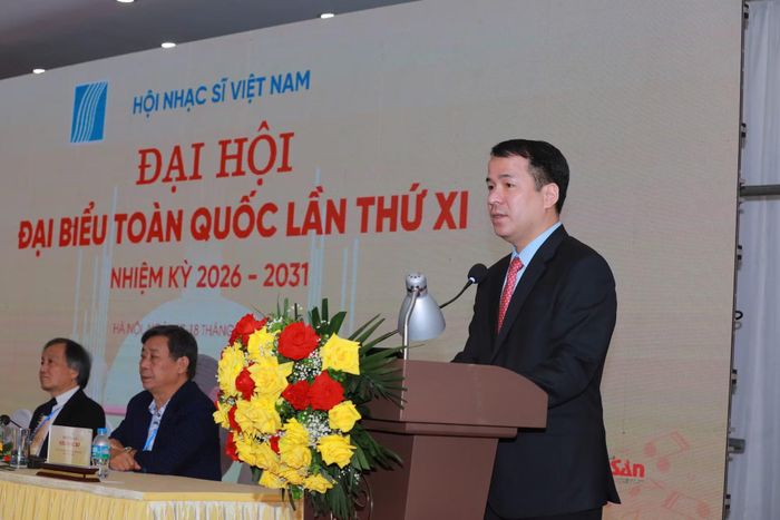 Phó Bí thư chuyên trách Đảng ủy Mặt trận Tổ quốc, các đoàn thể Trung ương Ngô Văn Cương phát biểu tại Đại hội.