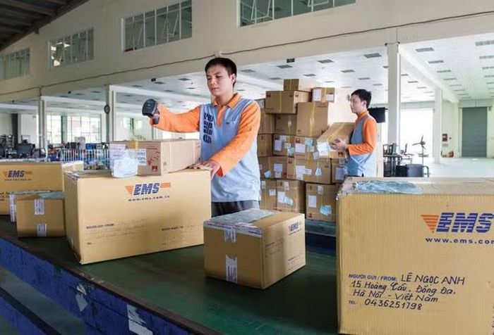 Tới đây, Luật Bưu chính sửa đổi sẽ yêu cầu xác thực thông tin người gửi hàng qua căn cước công dân hoặc hệ thống định danh điện tử.