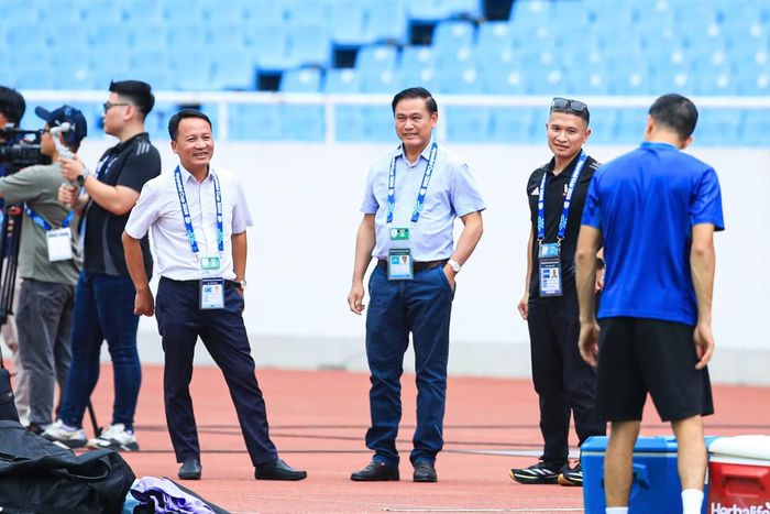 Lãnh đạo Liên đoàn Bóng đá Việt Nam cũng xuất hiện tại buổi tập chiều 18/8 của Đội tuyển Việt Nam.