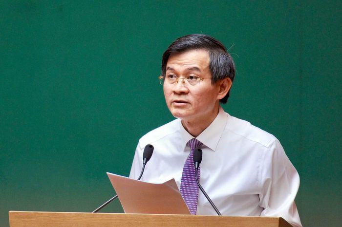 PGS. TS Đoàn Minh Huấn phát biểu đề dẫn hội thảo.