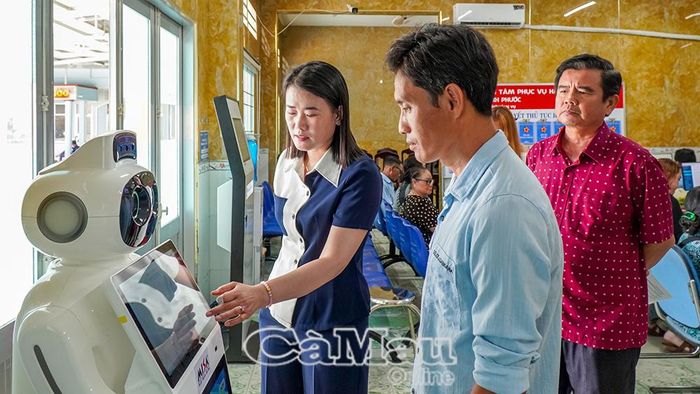 Trung tâm Phục vụ hành chính công xã Vĩnh Phước được đầu tư trang thiết bị hiện đại nhằm phục vụ người dân tốt nhất.