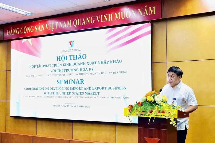Ông Lê Hoàng Tài, Phó Cục trưởng Cục Xúc tiến thương mại (Bộ Công Thương) phát biểu khai mạc Hội thảo. Ảnh: Hồng Ngọc.