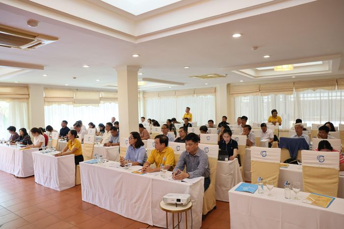 Đại biểu về dự hội nghị 