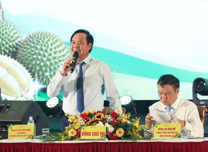  Thứ trưởng Bộ Nông nghiệp và Môi trường Võ Văn Hưng phát biểu tại tọa đàm. 