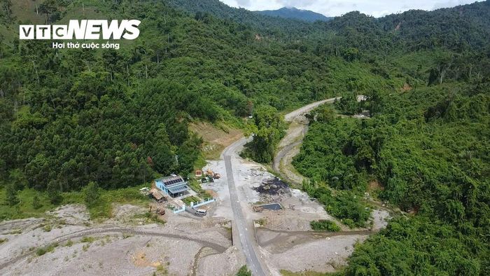 Bộ Tư lệnh Quân khu 4 vừa tổ chức bàn giao, đưa vào sử dụng Dự án đường Nam Đông - A Lưới (Tỉnh lộ 74, giai đoạn 3). Dự án triển khai trên địa bàn xã Nam Đông và xã A Lưới (TP Huế) với tổng mức đầu tư 475 tỷ đồng, thực hiện trong giai đoạn 2023 - 2026.