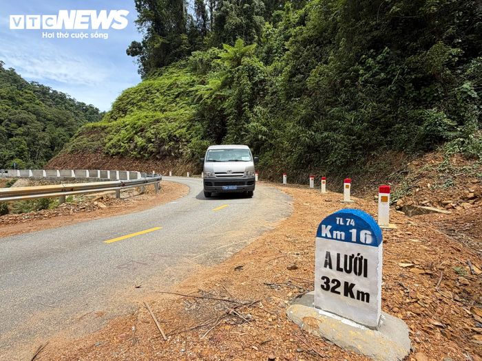 Công trình gồm 2 gói thầu xây lắp với tổng chiều dài tuyến chính 48,36km, chính thức khởi công ngày 18/1/2024 và hoàn thành toàn bộ hạng mục vào ngày 30/6/2026. Điểm đầu tại ngã ba giao đường liên xã Nam Đông và điểm cuối tại ngã ba giao đường Hồ Chí Minh (Km372+690) thuộc xã A Lưới 4 (TP Huế).