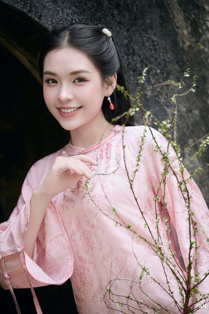 Diện mạo này được xem là lợi thế khi Lưu Ly vào vai cô gái đang ở tuổi học sinh. 