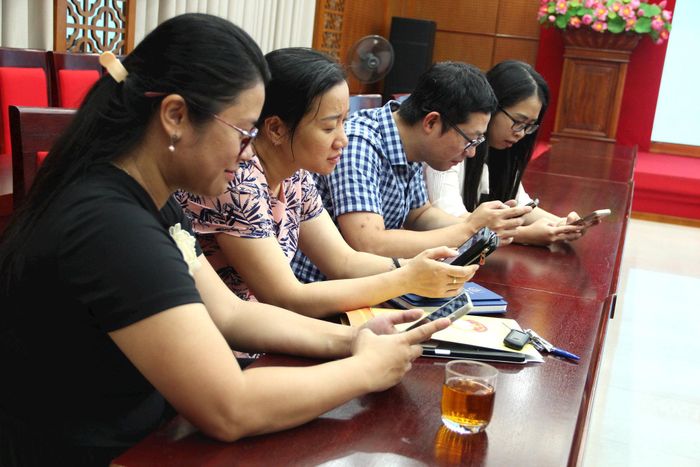 Các cán bộ, đảng viên thi bằng kiến thức, bằng trách nhiệm và tình yêu với Hà Nội. Ảnh: Lê Dung.
