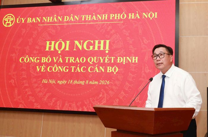 Tân Giám đốc Sở Nội vụ Nguyễn Quang Hiếu phát biểu nhận nhiệm vụ. Ảnh: Đình Hiệp
