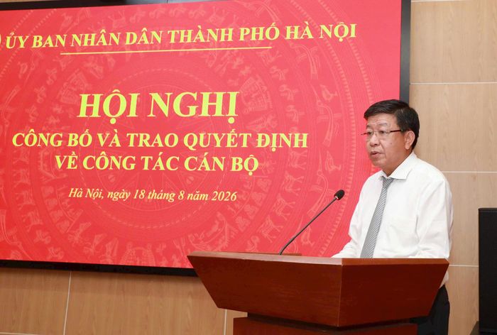 Ủy viên Ban Thường vụ Thành ủy, Phó Chủ tịch Thường trực UBND thành phố Hà Nội Dương Đức Tuấn phát biểu. Ảnh: Đình Hiệp