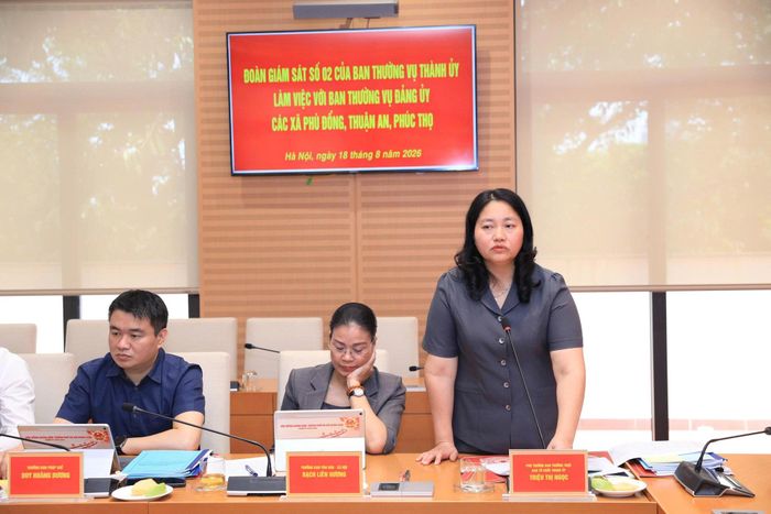 Phó Trưởng ban Thường trực Ban Tổ chức Thành ủy Triệu Thị Ngọc phát biểu tại buổi làm việc. Ảnh: Lê Hải